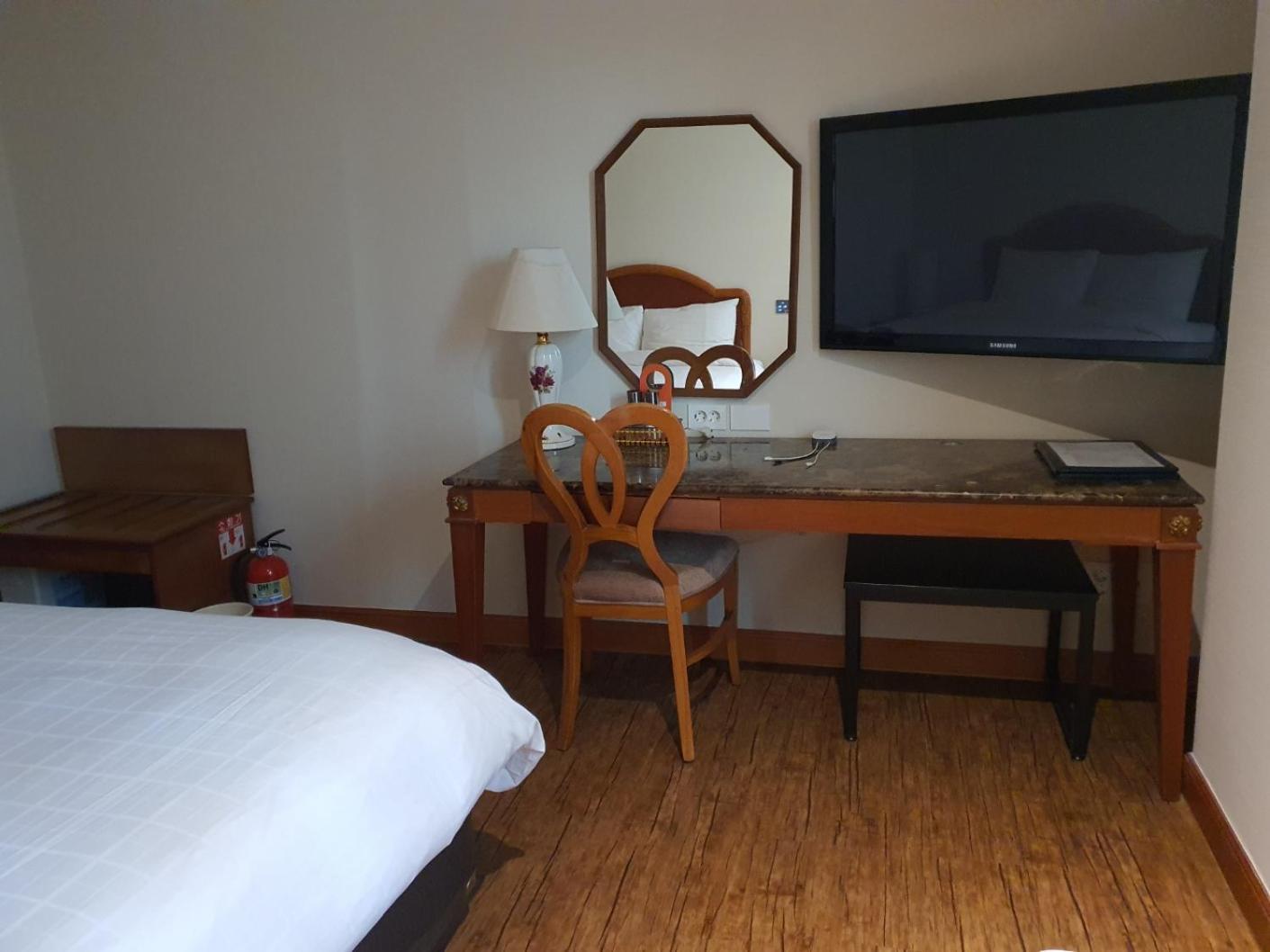 Karak Tourist Hotel Сеул Экстерьер фото