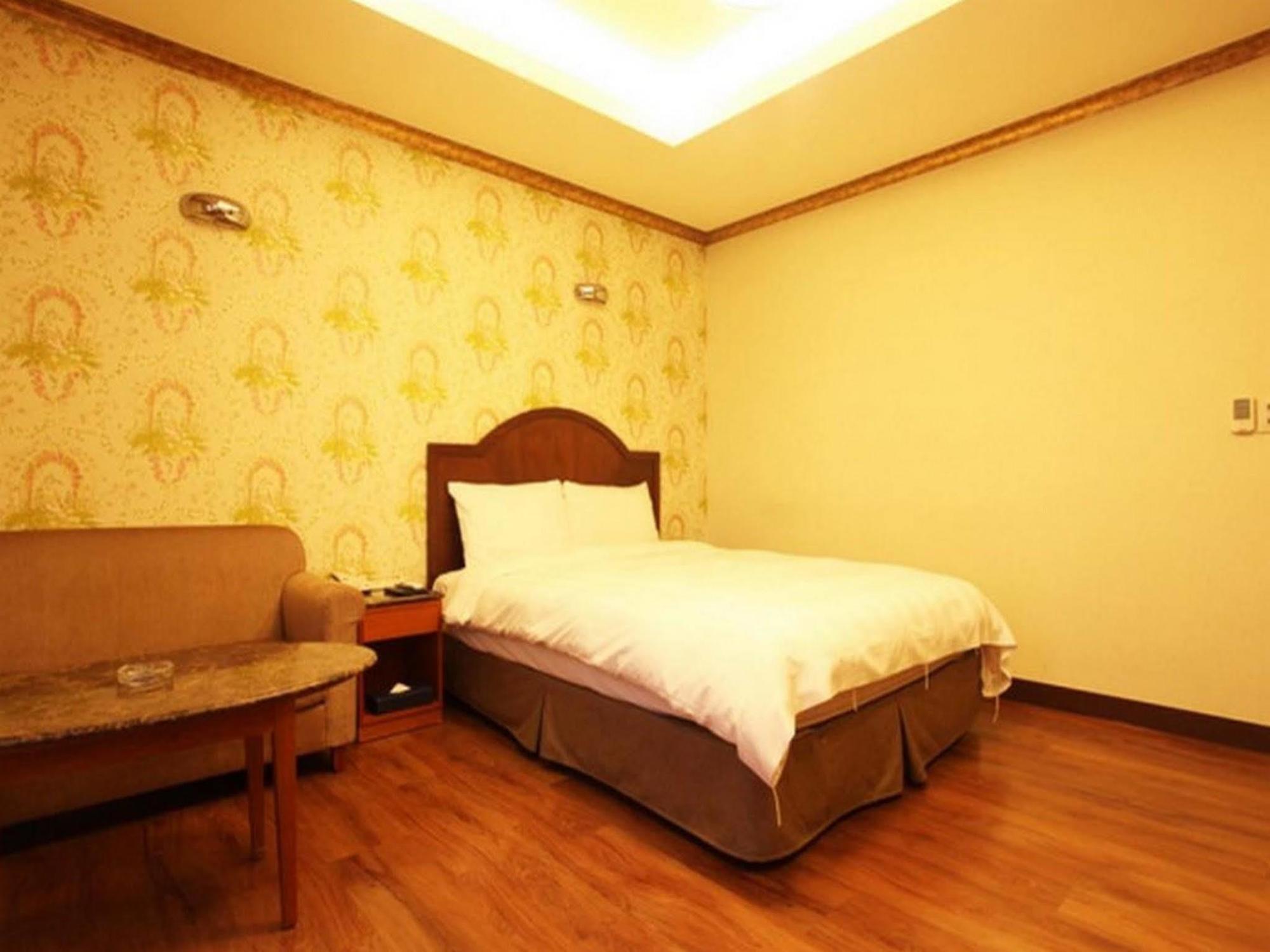 Karak Tourist Hotel Сеул Экстерьер фото