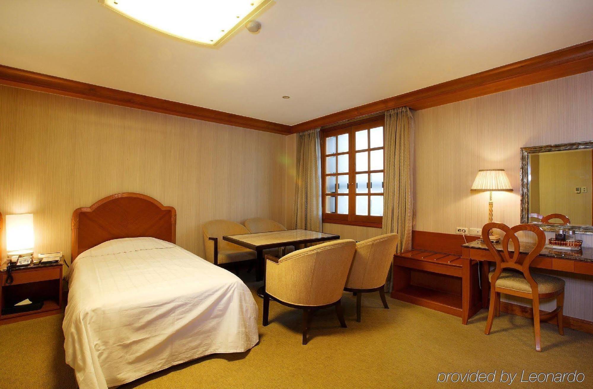 Karak Tourist Hotel Сеул Экстерьер фото